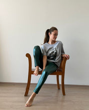 Cargar imagen en el visor de la galería, LEGGING CUERINA FORRADA VERDE