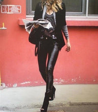 Cargar imagen en el visor de la galería, Legging cuerina mezclilla negra tiro alto Fran del Solar mujer