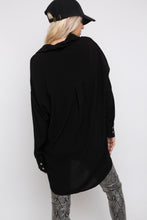 Cargar imagen en el visor de la galería, LEGGING CUERINA SNAKE NEGRO