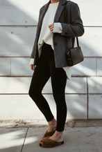 Cargar imagen en el visor de la galería, Legging Terciopelo Negro