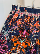 Cargar imagen en el visor de la galería, Pantalón algodón estampado azul marino