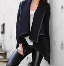 Cargar imagen en el visor de la galería, LEGGING CUERINA NEGRA CON BRILLO