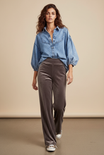 Cargar imagen en el visor de la galería, Pantalon Terciopelo Gris Taupe