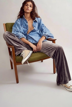 Cargar imagen en el visor de la galería, Pantalon Terciopelo Gris Taupe