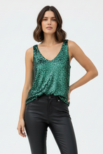 Cargar imagen en el visor de la galería, Polera lentejuelas verde