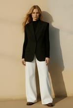 Cargar imagen en el visor de la galería, Pantalon Cuerina Blanco