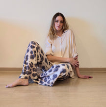 Cargar imagen en el visor de la galería, PANTALON SOFIA ANIMAL PRINT CRUDO