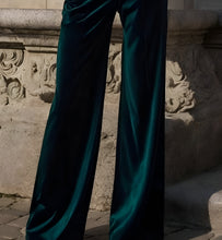Cargar imagen en el visor de la galería, PANTALON TERCIOPELO VERDE ESMERALDA