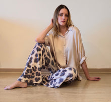 Cargar imagen en el visor de la galería, PANTALON SOFIA ANIMAL PRINT CRUDO