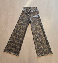 Cargar imagen en el visor de la galería, Pantalon Cuerina Animal Print Dorado