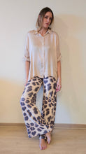 Cargar imagen en el visor de la galería, PANTALON SOFIA ANIMAL PRINT CRUDO