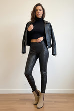 Cargar imagen en el visor de la galería, Legging Negra Snake con Brillos