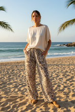Cargar imagen en el visor de la galería, Pantalon Lino Nude Estampado