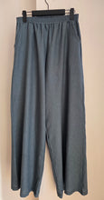 Cargar imagen en el visor de la galería, PANTALON LINO AZUL PAQUETE DE VELA