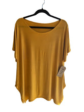 Cargar imagen en el visor de la galería, Polera suelta algodón manga corta