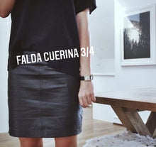 Cargar imagen en el visor de la galería, FALDA 3/4 CUERINA NEGRA