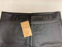 Cargar imagen en el visor de la galería, FALDA 3/4 CUERINA NEGRA