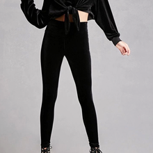 Cargar imagen en el visor de la galería, LEGGING TERCIOPELO NEGRA