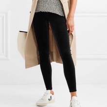 Cargar imagen en el visor de la galería, LEGGING TERCIOPELO NEGRA