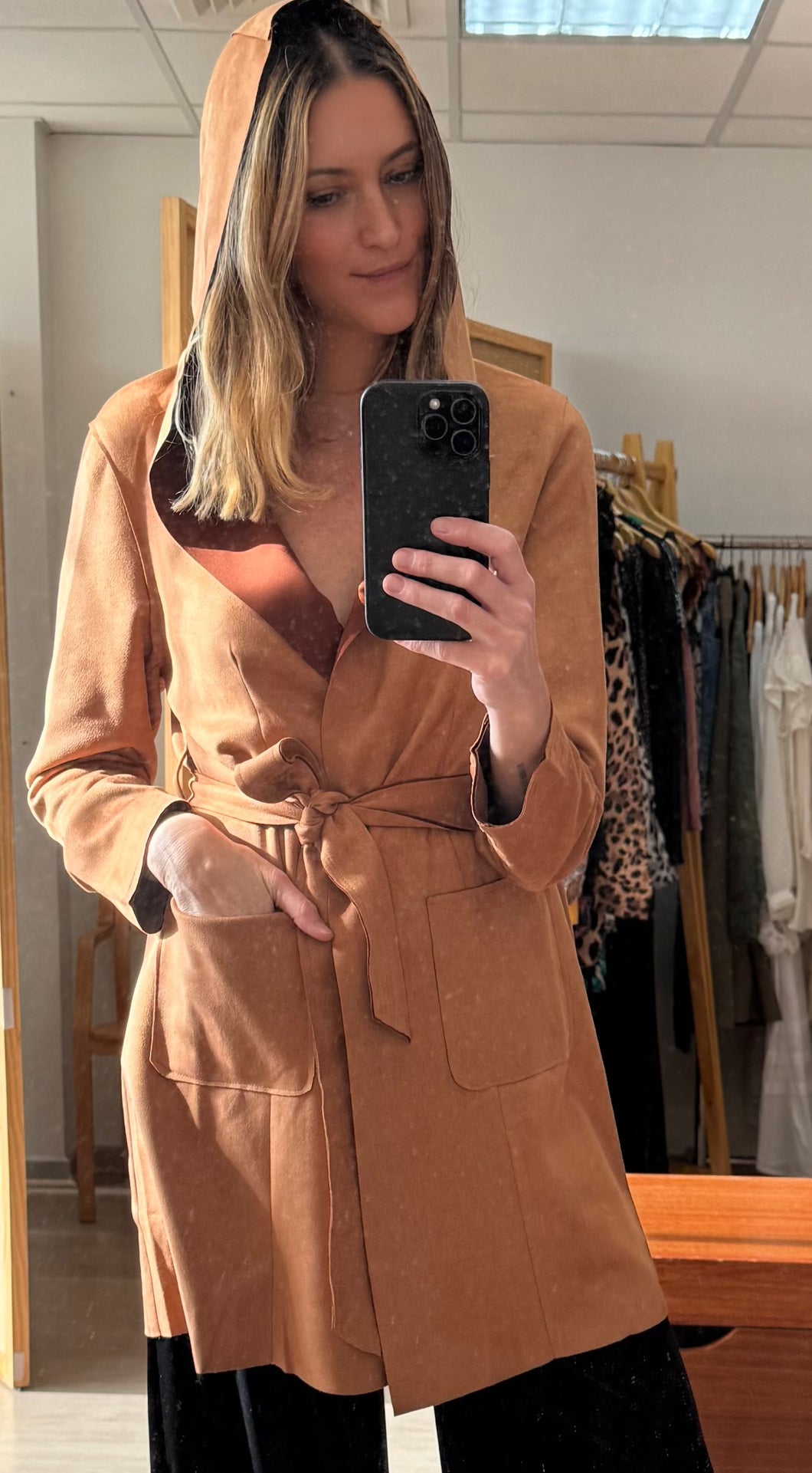 CHAQUETA GAMUZA CON CAPUCHA