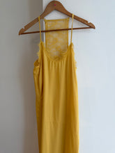 Cargar imagen en el visor de la galería, VESTIDO ENCAJE LARGO (VARIOS COLORES)
