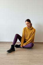 Cargar imagen en el visor de la galería, Legging Lycra Morada Opaca
