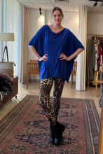 Cargar imagen en el visor de la galería, Polera suelta algodon manga 3/4
