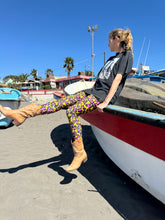 Cargar imagen en el visor de la galería, LEGGING LYCRA ANIMAL PRINT AMARILLA
