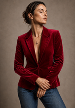 Cargar imagen en el visor de la galería, Blazer Terciopelo Rojo Italiano

