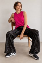 Cargar imagen en el visor de la galería, Pantalon Cuerina Negro Animal Print con Brillo
