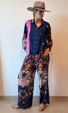 Cargar imagen en el visor de la galería, Pantalón algodón estampado azul marino
