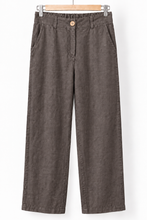 Cargar imagen en el visor de la galería, Pantalón de lino con botón café 100% lino wide leg Fran del Solar
