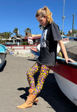 Cargar imagen en el visor de la galería, LEGGING LYCRA ANIMAL PRINT AMARILLA
