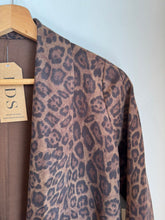 Cargar imagen en el visor de la galería, Blazer Gamuza Animal Print

