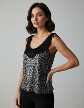 Cargar imagen en el visor de la galería, POLERA FLECOS (VARIOS DISEÑOS)
