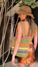 Cargar imagen en el visor de la galería, CARTERA DE RAFIA COLORES

