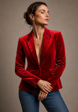 Cargar imagen en el visor de la galería, Blazer Terciopelo Rojo Italiano
