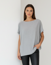 Cargar imagen en el visor de la galería, Polera suelta algodón manga corta
