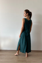 Cargar imagen en el visor de la galería, VESTIDO GAMUZA VERDE
