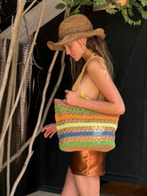 Cargar imagen en el visor de la galería, CARTERA DE RAFIA COLORES
