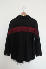 Cargar imagen en el visor de la galería, CHAQUETA JEANS NEGRA
