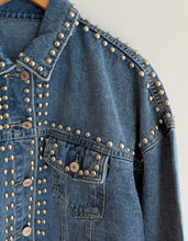 Cargar imagen en el visor de la galería, CHAQUETA JEANS TACHAS
