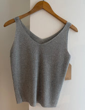 Cargar imagen en el visor de la galería, POLERA BRILLOS
