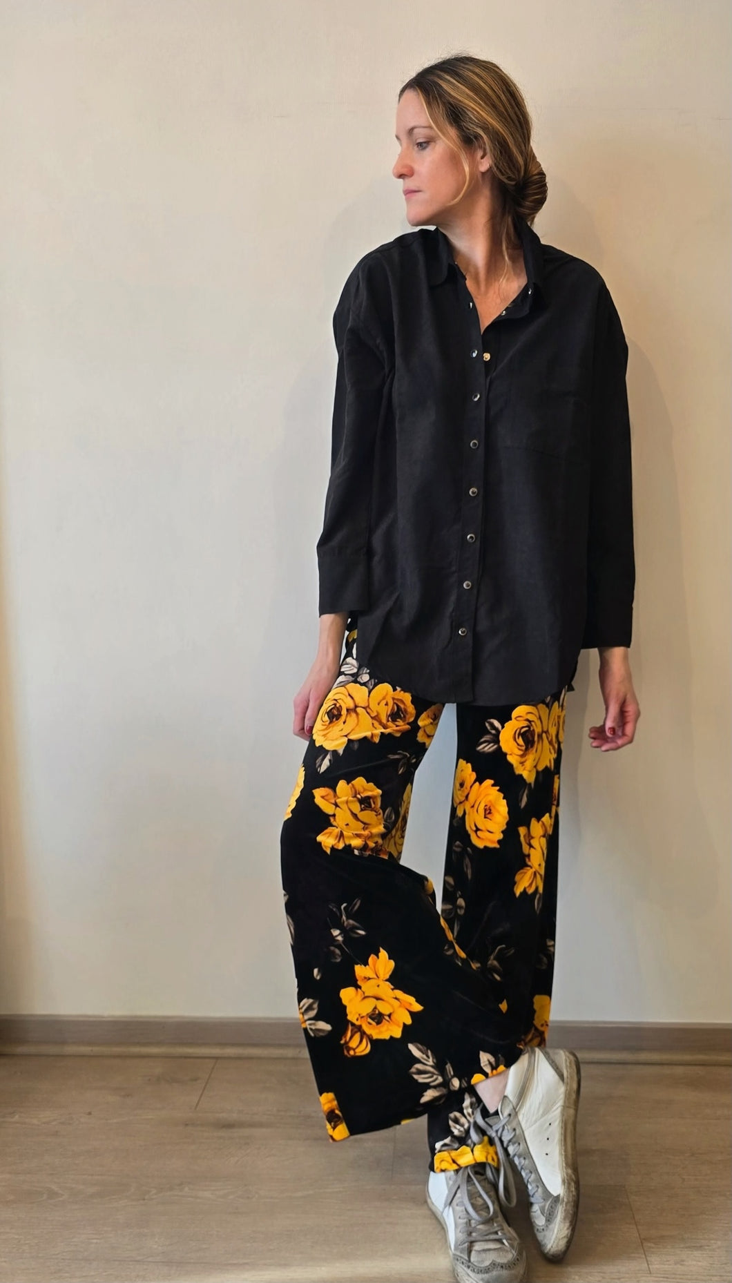 PANTALON SOFIA TERCIOPELO FLORES AMARILLAS