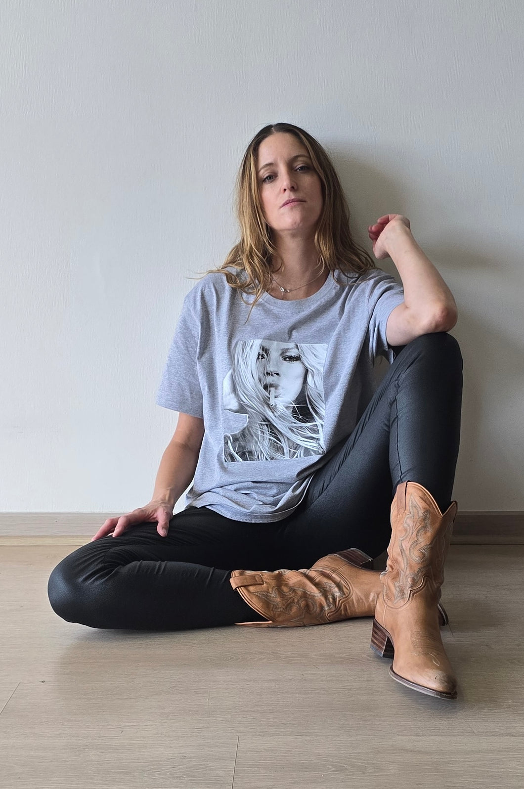 POLERA KATE FUMANDO