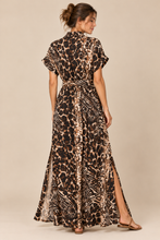 Cargar imagen en el visor de la galería, Vestido Largo Gasa Animal Print Mangas
