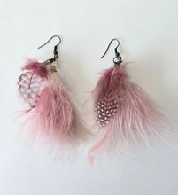 Cargar imagen en el visor de la galería, ARO PLUMAS ROSADAS
