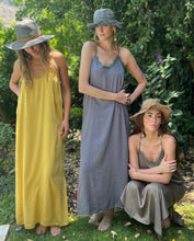 Cargar imagen en el visor de la galería, VESTIDO ENCAJE LARGO (VARIOS COLORES)
