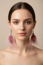 Cargar imagen en el visor de la galería, ARO PLUMAS ROSADAS
