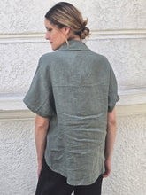 Cargar imagen en el visor de la galería, BLUSA LINO MANGA CORTA
